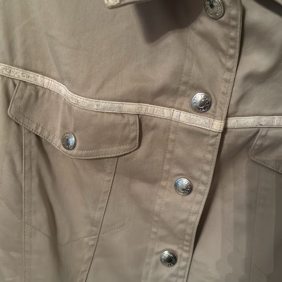 Vertigo Paris tan cropped button up jacket - Picture 3 of 4